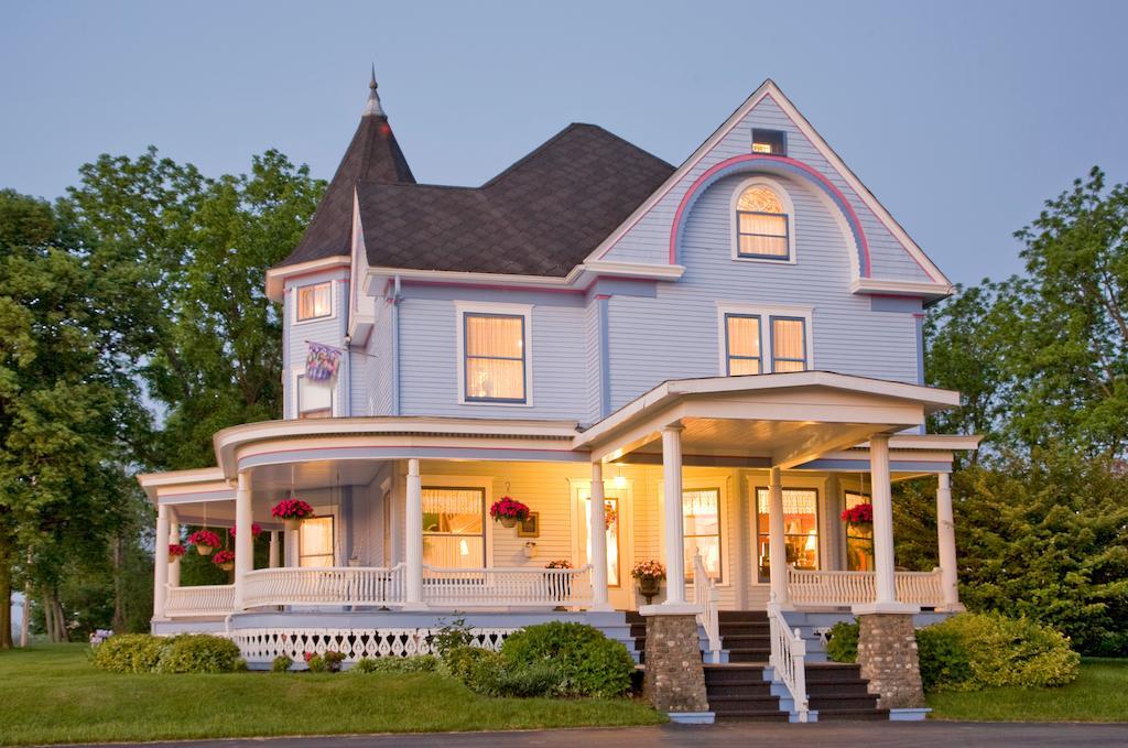 Castle In The Country Bed & Breakfast Inn Allegan Exterior photo