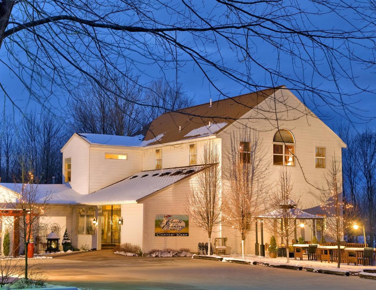 Castle In The Country Bed & Breakfast Inn Allegan Exterior photo