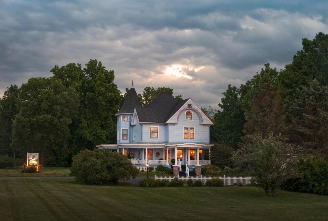 Castle In The Country Bed & Breakfast Inn Allegan Exterior photo